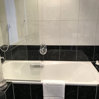 Hotel Bristol - Bathroom in Times room - Restaurants Near Me - Salzburg, 5