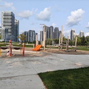 Grand Ave Park - Parks Near Me - Toronto, Ontario Grand Ave Park - Parks Near Me - Toronto, Ontario