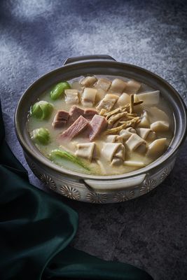 United Hotel 國聯大飯店 by null