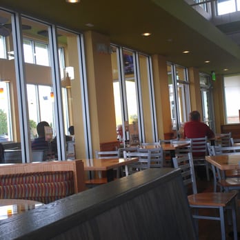 PDQ Chicken - Dining Area - Sandwiches Near Me - Oakland Park, Florida