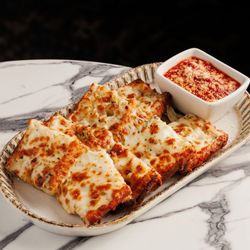DeGidio's Restaurant & Bar, St. Paul - Garlic cheese bread