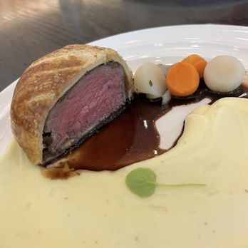 Gordon Ramsay Hell's Kitchen - Petit beef Wellington - New American Near Me - Miami, Florida