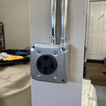 Seven 7 Electric - Nema 14-50 - Lighting Fixtures & Equipment Near Me Seven 7 Electric - Nema 14-50 - Lighting Fixtures & Equipment Near Me