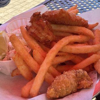 Drayton Harbor Oyster Company - Combo basket with fries - Live/Raw Food Near Me - Blaine, Washington