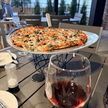 Guido's Pizzeria & Tapas - The Pizza is fantastic! - Italian Near Me - Saint Louis, Missouri