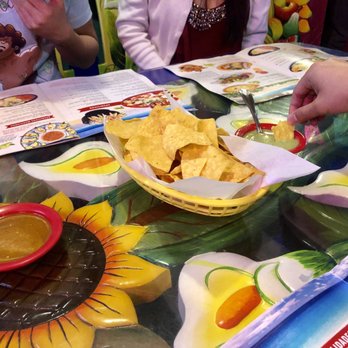 Mariscos Playa Hermosa - Complementary tortilla chips and salsa (green: mild, brown: spicy) - Mexican Near Me - Phoenix, Arizona Mariscos Playa Hermosa - Complementary tortilla chips and salsa (green: mild, brown: spicy) - Mexican Near Me - Phoenix, Arizona