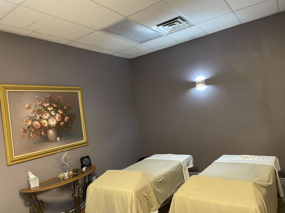 Silver Creek Massage Spa Logo