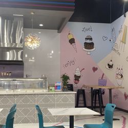 Ked's Ice Cream, Waffles & Crepes - Murphy - Inside