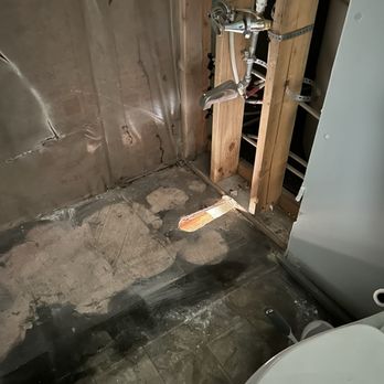 SOS Restoration - New vapor barrier, ready for the tub. - Damage Restoration Near Me - Wasilla, Alaska SOS Restoration - New vapor barrier, ready for the tub. - Damage Restoration Near Me - Wasilla, Alaska