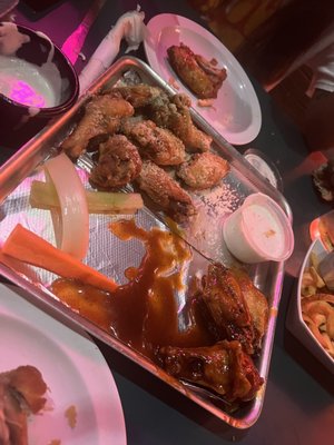 Wings 'N More by null