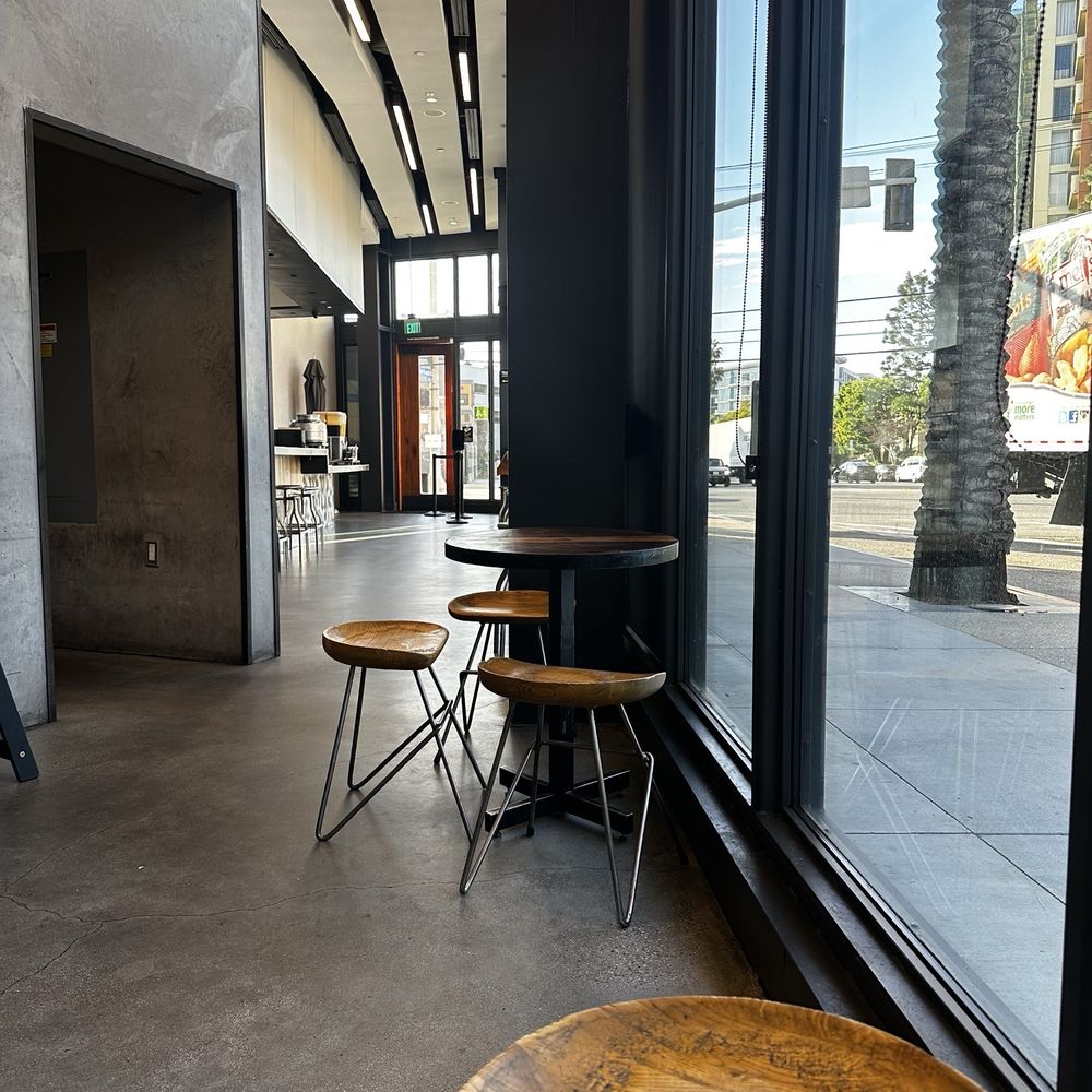 Bright with plenty of seating.