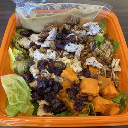 Salad and Go - Roasted autumn salad with chicken, feta instead of parmesan