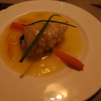 Les Vinyes - Gamba envuelta por lubina con salsa de naranja - Mediterranean Near Me - Martorell, B