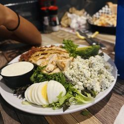 American Charlie Grill & Tavern - Salad