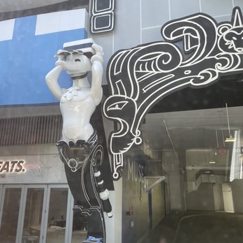 Museum Garage - Very different then the other side - Parking Near Me - Miami, Florida