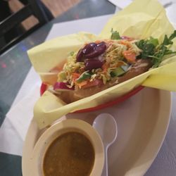 Un pan con gallina..delicioso ...vengan a comer esta rica comida
