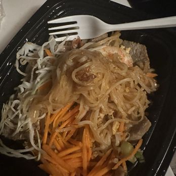Noble Thai - Thai Near Me - Chicago, Illinois