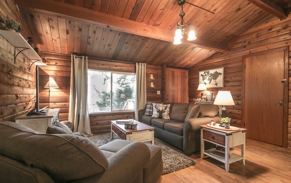NW Comfy Cabins Vacation Rentals by null