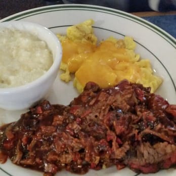 Izzy's Cafe - Grits, eggs with cheese, bbq beef brisket - Barbeque Near Me - El Cajon, California Izzy's Cafe - Grits, eggs with cheese, bbq beef brisket - Barbeque Near Me - El Cajon, California