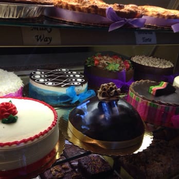 Dortoni Bakery - Bakeries Near Me - Port Jefferson, New York
