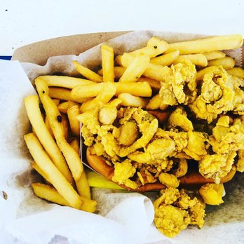 Bob's Clam Hut - Clam Roll - Seafood Near Me - Kittery, Maine