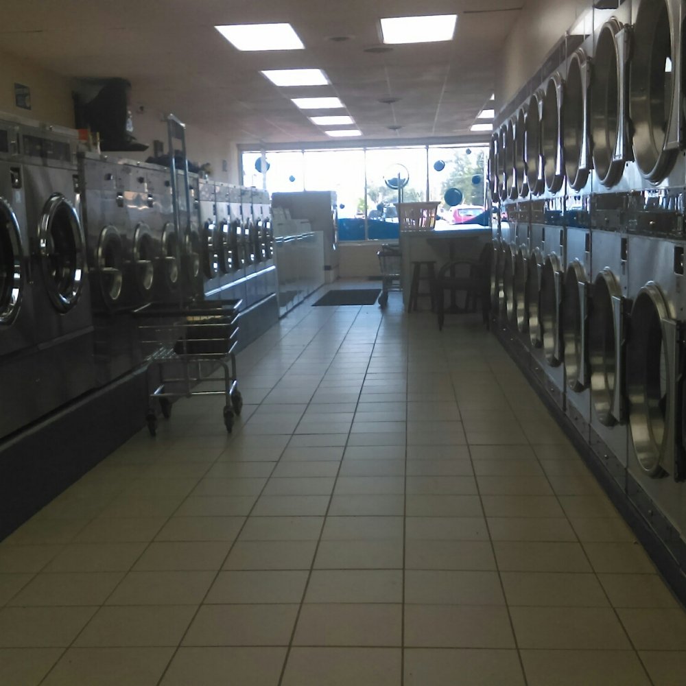 The Wash House - Laundromat Near Me - Anoka, Minnesota