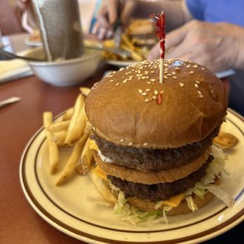 Bob’s Big Boy - American Near Me - Burbank, California