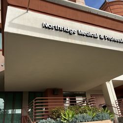 Northridge RootCanal - Front of the building