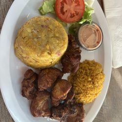 Mofongo w Fried Chicken (Pollo Frito)