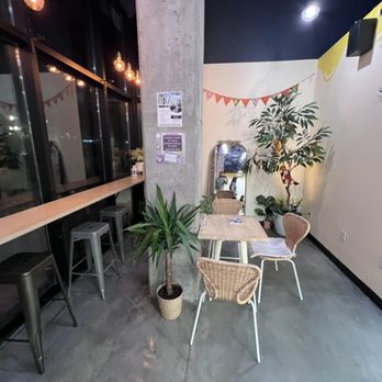 Wanyen Cafe - entry way - Desserts Near Me - Salt Lake City, Utah