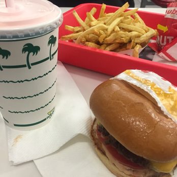 In-N-Out Burger - Burgers Near Me - Encinitas, California