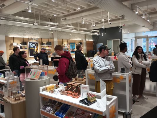 Sunnyside Cannabis Dispensary - Wrigleyville by null