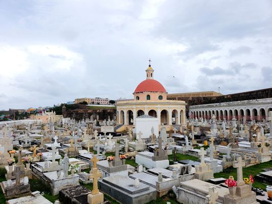 Cementerio Santa María Magdalena de Pazzis by null
