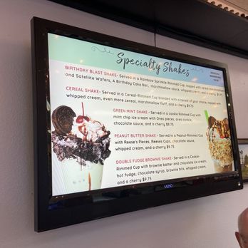 Scoops Venice Ice Cream - Amazing specialty shakes - Ice Cream & Frozen Yogurt Near Me - Venice, Florida