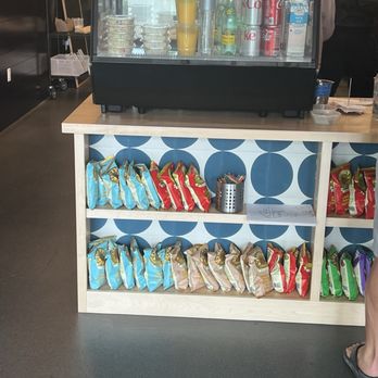Hank's Bagels - Bagels Near Me - Calabasas, California