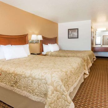 Super 8 by Wyndham Goodland - Guest room - Hotels Near Me - Goodland, Kansas Super 8 by Wyndham Goodland - Guest room - Hotels Near Me - Goodland, Kansas