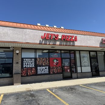 Jet's Pizza - Strip mall storefront. - Pizza Near Me - Glenview, Illinois Jet's Pizza - Strip mall storefront. - Pizza Near Me - Glenview, Illinois
