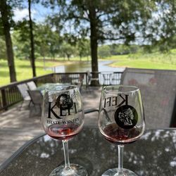 Kefi Vineyards and Winery - Back deck/patio