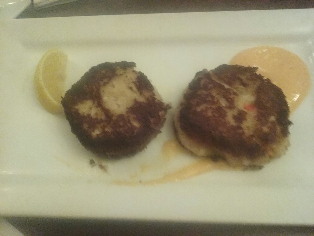 Crab cakes. Took 30 minutes, though server only had 5 people. Yelp