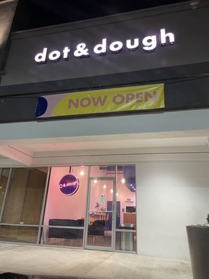Dot & Dough by null