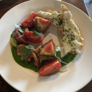 Trestles Restaurant - Heirloom tomatoes with burrata toast - New American Near Me - Capitola, California Trestles Restaurant - Heirloom tomatoes with burrata toast - New American Near Me - Capitola, California