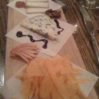 SideDoor - 3 cheese sampler - British Near Me - Corona del Mar, California SideDoor - 3 cheese sampler - British Near Me - Corona del Mar, California