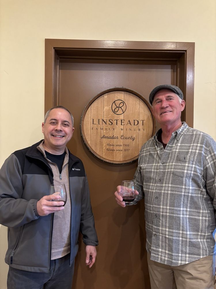 Linsteadt Family Winery Logo