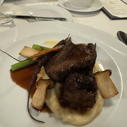 Bienvenue Restaurant - Beef bourguignon
