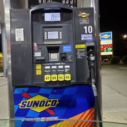 Sunoco - $3.05 regular gas....what a bargain