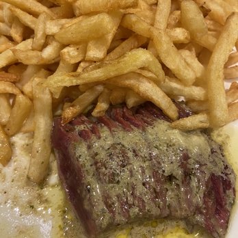 L'Entrecôte - French fries and medium rare steak with delectable lemon Dijon sauce! - Steakhouses Near Me - Bordeaux, 33