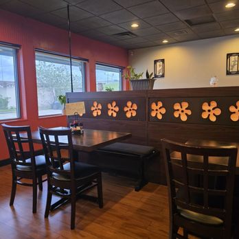 Chengs Restaurant & Bar - Dining room - Sushi Bars Near Me - Baton Rouge, Louisiana Chengs Restaurant & Bar - Dining room - Sushi Bars Near Me - Baton Rouge, Louisiana