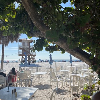 Anna Maria Island Beach Cafe - This is the side seating. So many tables - Fast Food Near Me - Holmes Beach, Florida