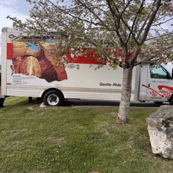 Holiday Inn Express & Suites Cleveland Northwest - 20 foot U-Haul truck fits in their parking lot