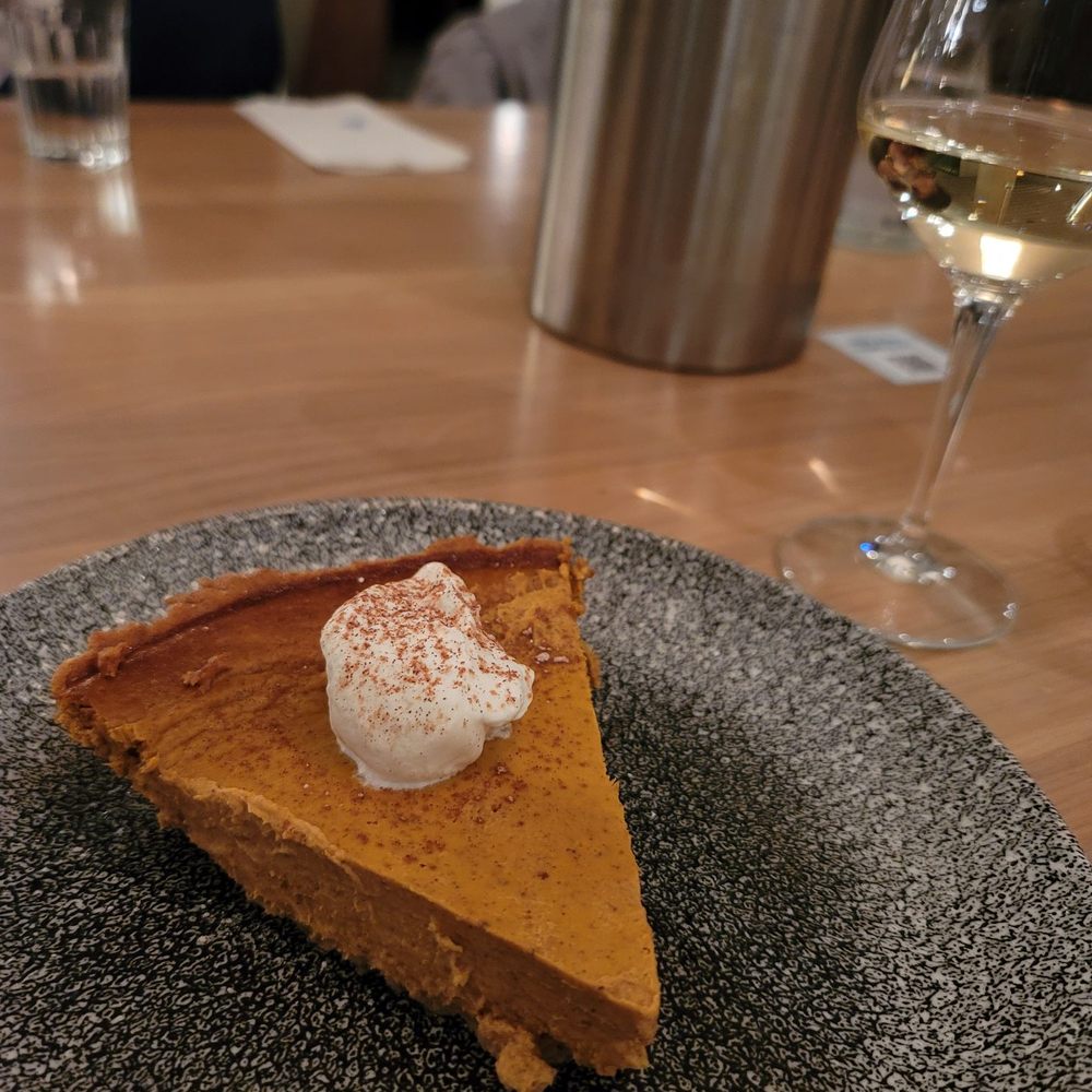 Earls Kitchen + Bar - Pumpkin pie. I really enjoy their pumpkin pie but as mentioned in the review, last night's experience was bad - Canadian (New) Near Me - Vancouver, British Columbia Earls Kitchen + Bar - Pumpkin pie. I really enjoy their pumpkin pie but as mentioned in the review, last night's experience was bad - Canadian (New) Near Me - Vancouver, British Columbia